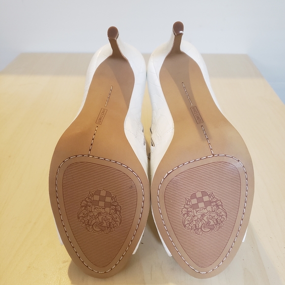 White Croc Embossed 'Roretta' Peep-Toe Bootie by Vince Camuto SIZE 8 - Picture 8 of 8